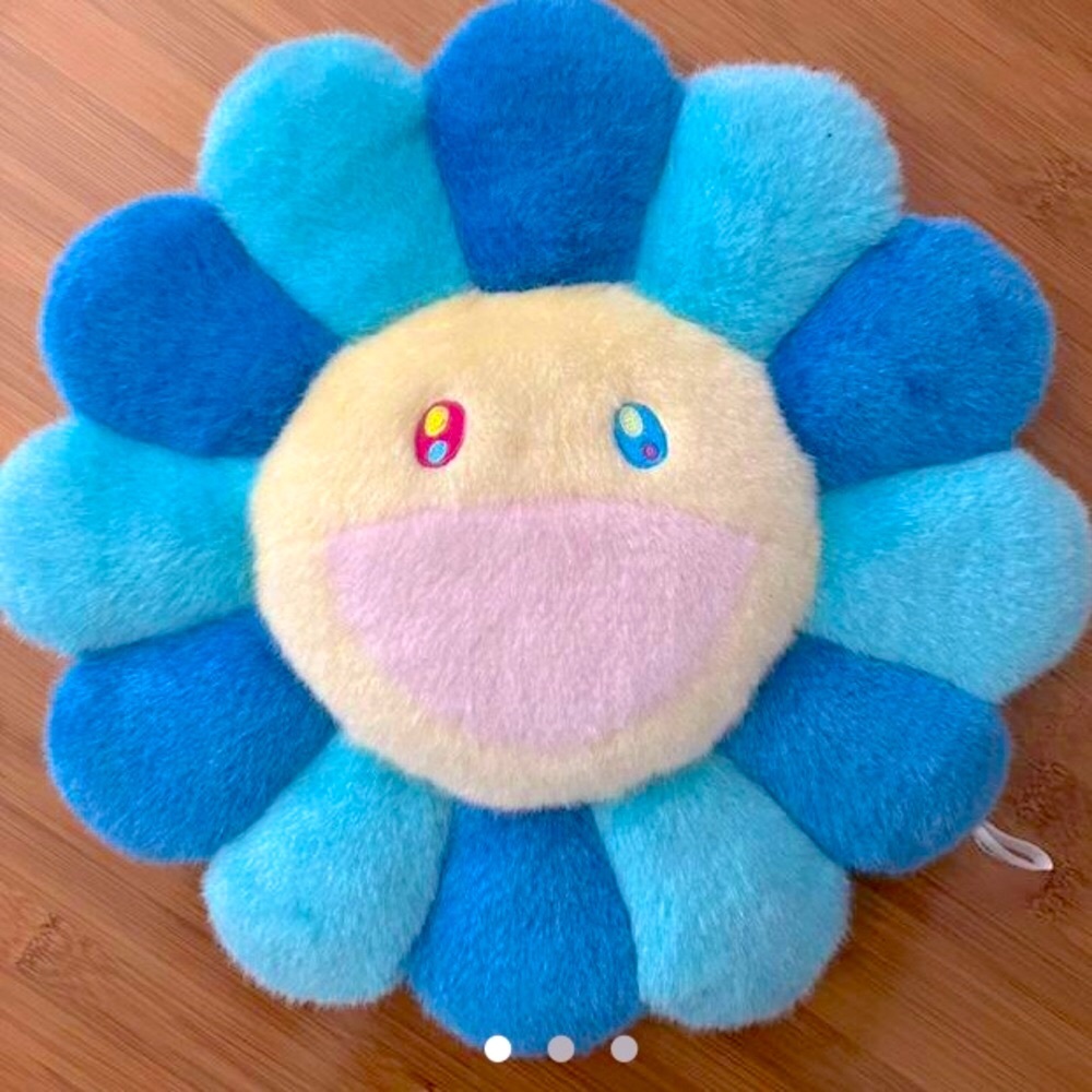 SOLD‼️ TAKASHI MURAKAMI💙 30cm pillow